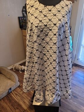 Source Unknown Cream & Black Textured Midi Dress